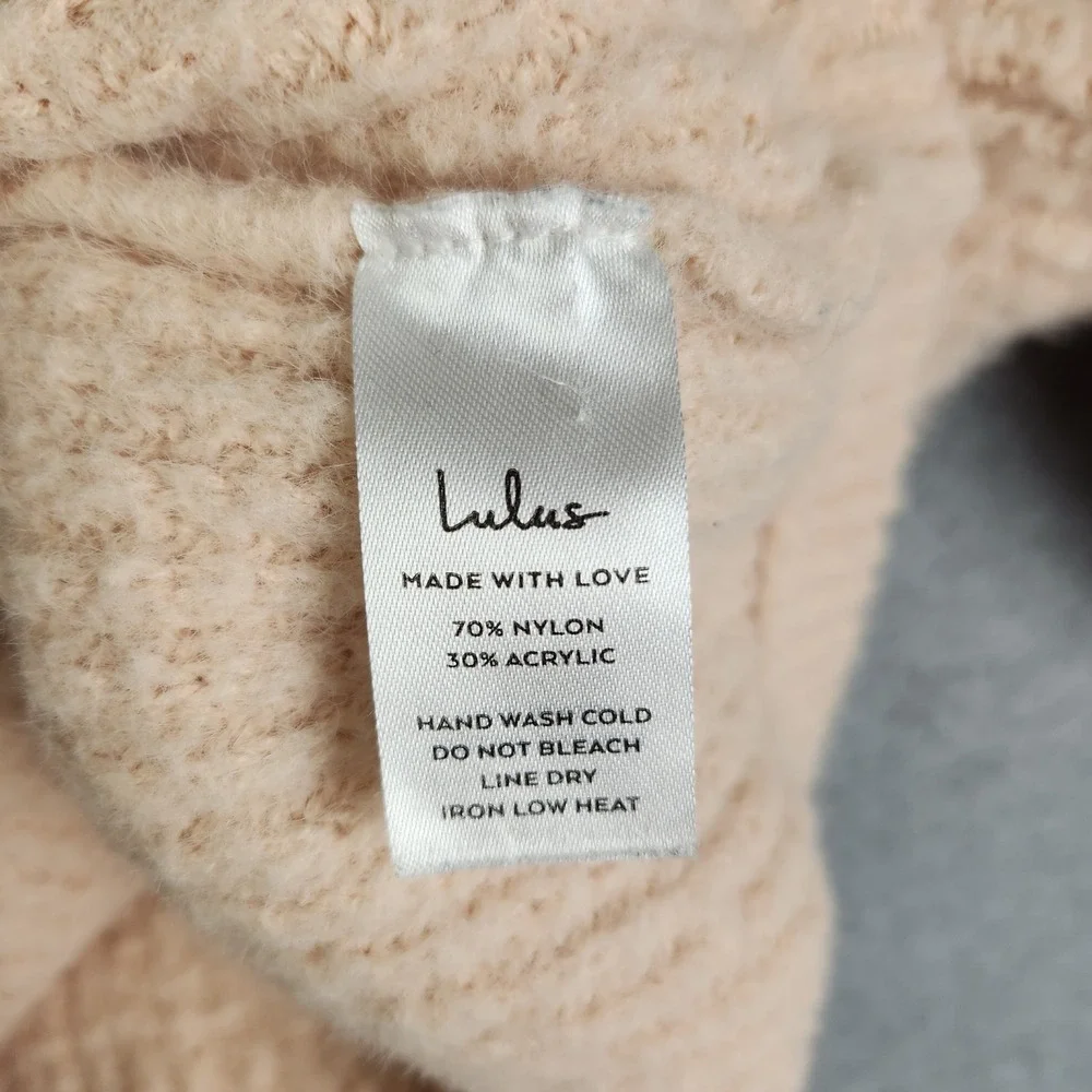 Lulus Sweater‎ Womens Medium Peach Fuzzy Knit Soft Cozy Warm Winter Long Sleeve